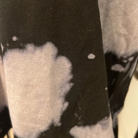 AC/DC Woman's Cropped Tee-Size M/L - Picture 2 of 6